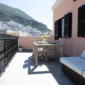 luxurious-penthouse-studio-with-private-terrace-grand.es-andalucia.com/